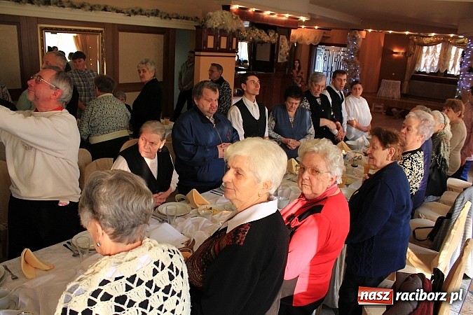 Zdjęcie w galerii na portalu naszraciborz.pl: Wigilijny posiłek dla samotnych wiadomości z regionu