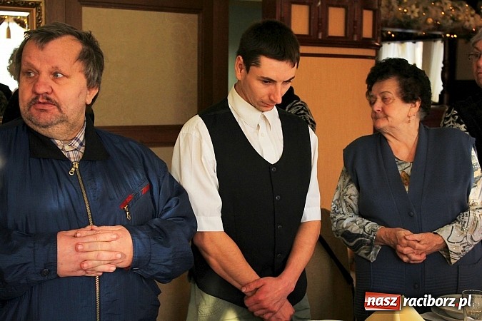 Zdjęcie w galerii na portalu naszraciborz.pl: Wigilijny posiłek dla samotnych wiadomości z regionu