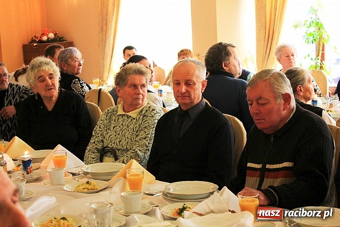 Zdjęcie w galerii na portalu naszraciborz.pl: Wigilijny posiłek dla samotnych wiadomości z regionu