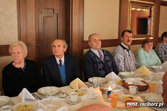 Zdjęcie w galerii na portalu naszraciborz.pl: Wigilijny posiłek dla samotnych wiadomości z regionu