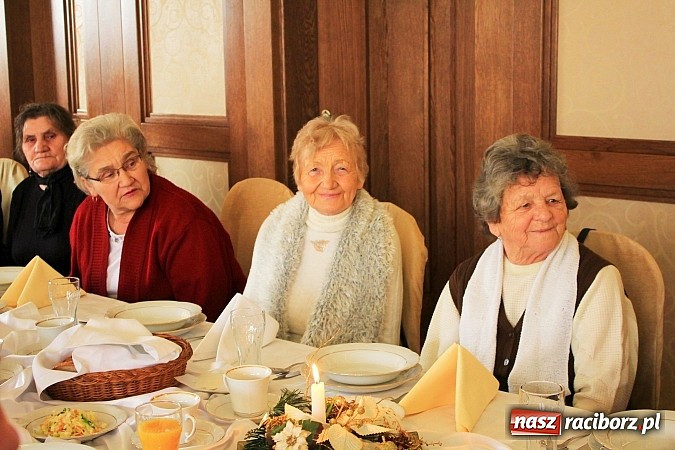 Zdjęcie w galerii na portalu naszraciborz.pl: Wigilijny posiłek dla samotnych wiadomości z regionu