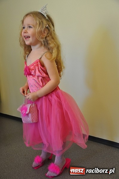 Zdjęcie w galerii na portalu naszraciborz.pl: Wypożyczalnia strojów karnawałowych dla dzieci i dorosłych w Crazy Club wiadomości z regionu