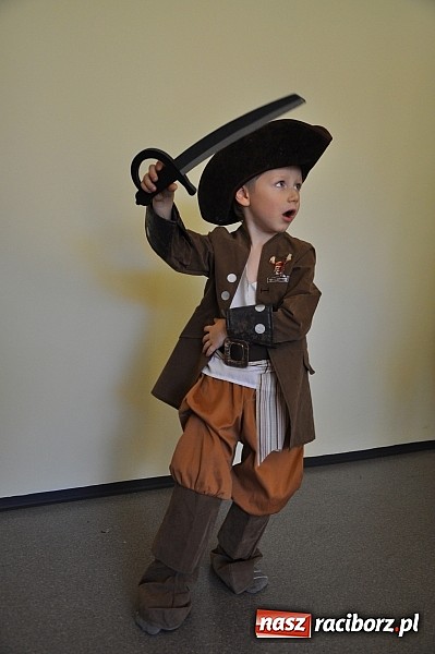 Zdjęcie w galerii na portalu naszraciborz.pl: Wypożyczalnia strojów karnawałowych dla dzieci i dorosłych w Crazy Club wiadomości z regionu