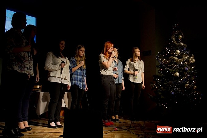 Zdjęcie w galerii na portalu naszraciborz.pl: Spora frekwencja na jasełkach w MDK-u wiadomości z regionu