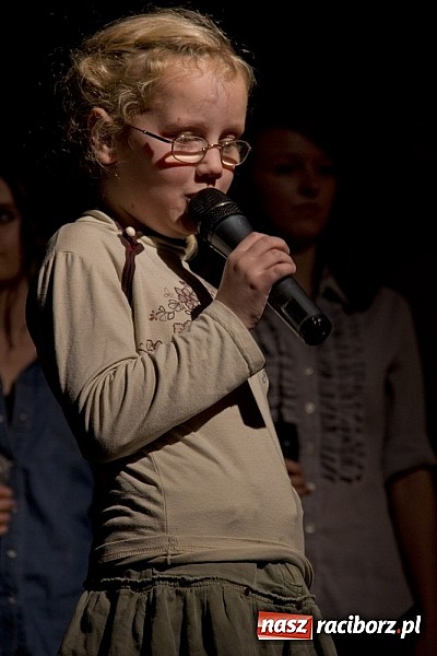 Zdjęcie w galerii na portalu naszraciborz.pl: Spora frekwencja na jasełkach w MDK-u wiadomości z regionu