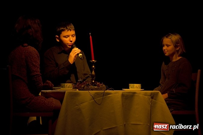 Zdjęcie w galerii na portalu naszraciborz.pl: Spora frekwencja na jasełkach w MDK-u wiadomości z regionu