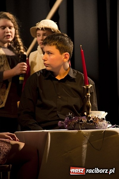 Zdjęcie w galerii na portalu naszraciborz.pl: Spora frekwencja na jasełkach w MDK-u wiadomości z regionu