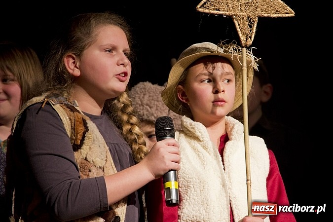 Zdjęcie w galerii na portalu naszraciborz.pl: Spora frekwencja na jasełkach w MDK-u wiadomości z regionu