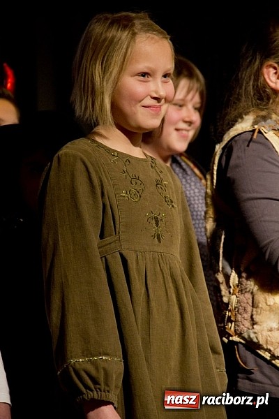 Zdjęcie w galerii na portalu naszraciborz.pl: Spora frekwencja na jasełkach w MDK-u wiadomości z regionu