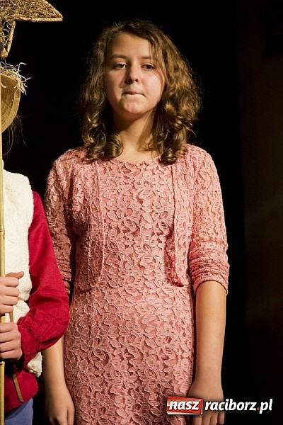 Zdjęcie w galerii na portalu naszraciborz.pl: Spora frekwencja na jasełkach w MDK-u wiadomości z regionu