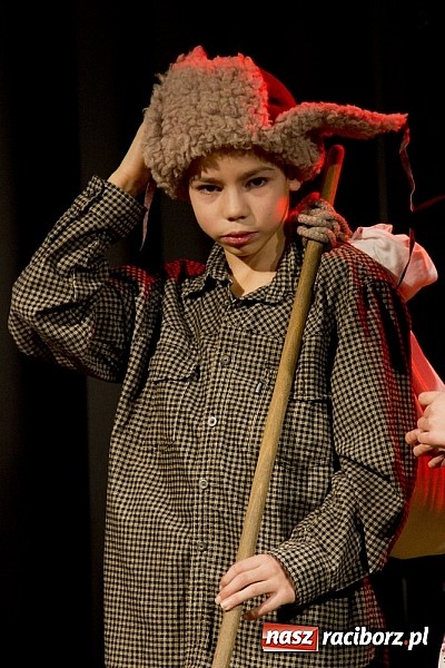 Zdjęcie w galerii na portalu naszraciborz.pl: Spora frekwencja na jasełkach w MDK-u wiadomości z regionu