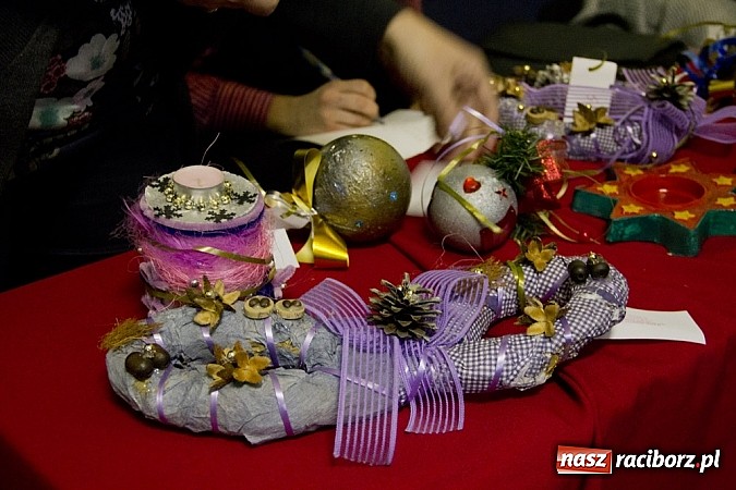 Zdjęcie w galerii na portalu naszraciborz.pl: Spora frekwencja na jasełkach w MDK-u wiadomości z regionu