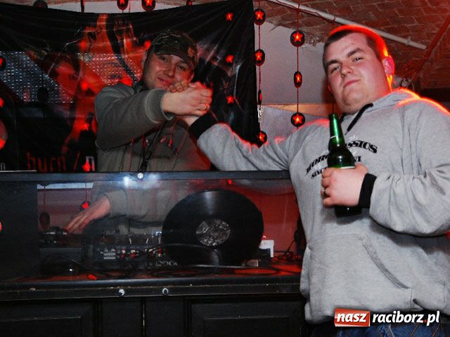 Zdjęcie w galerii na portalu naszraciborz.pl: Magiel towarzyski wiadomości z regionu