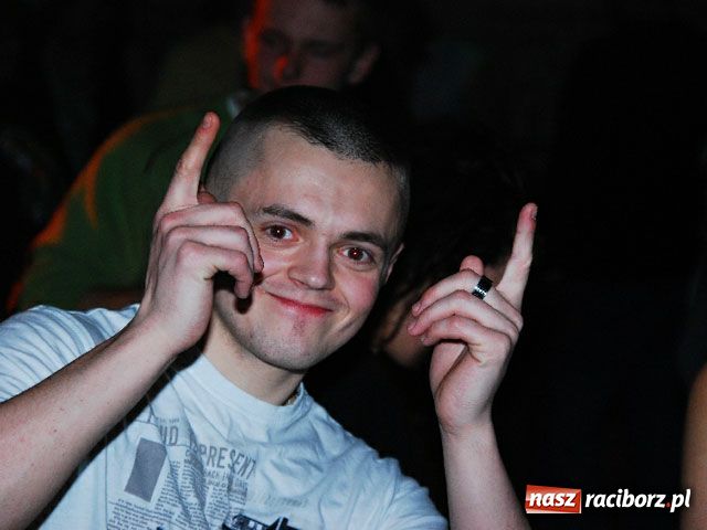 Zdjęcie w galerii na portalu naszraciborz.pl: Magiel towarzyski wiadomości z regionu