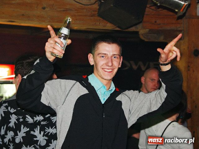 Zdjęcie w galerii na portalu naszraciborz.pl: Magiel towarzyski wiadomości z regionu