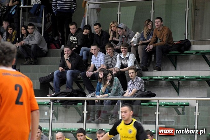 Zdjęcie w galerii na portalu naszraciborz.pl: HLPN: Drugoligowy dreszczowiec w Arenie Rafako wiadomości z regionu