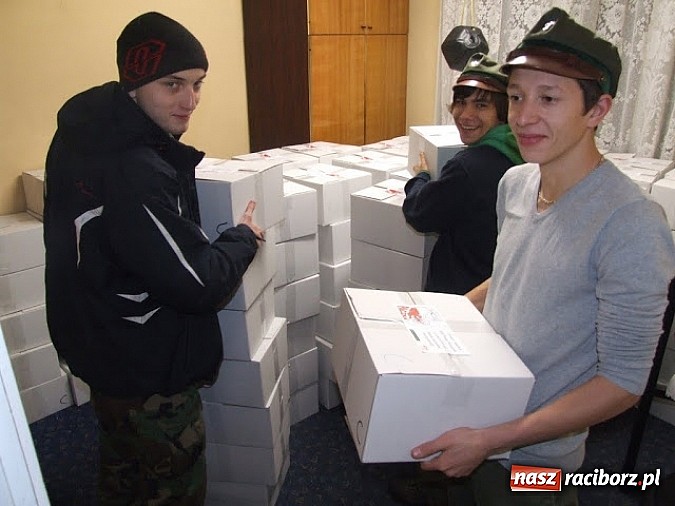 Zdjęcie w galerii na portalu naszraciborz.pl: Harcerze z Raciborza pojechali z paczkami dla Polaków na Kresach wiadomości z regionu