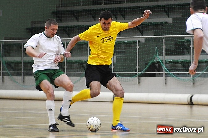Zdjęcie w galerii na portalu naszraciborz.pl: Nieporozumienia w meczu kolejki wiadomości z regionu