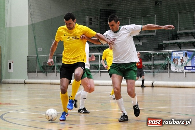 Zdjęcie w galerii na portalu naszraciborz.pl: Nieporozumienia w meczu kolejki wiadomości z regionu