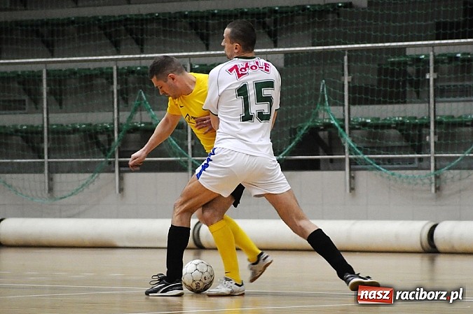 Zdjęcie w galerii na portalu naszraciborz.pl: Nieporozumienia w meczu kolejki wiadomości z regionu