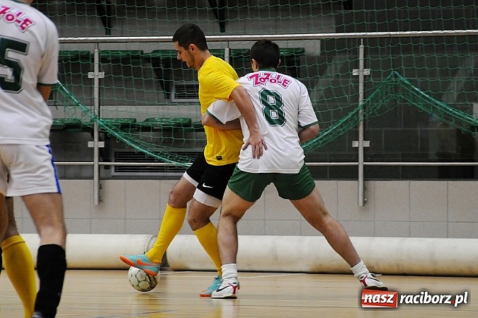 Zdjęcie w galerii na portalu naszraciborz.pl: Nieporozumienia w meczu kolejki wiadomości z regionu