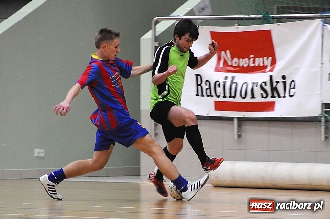 Zdjęcie w galerii na portalu naszraciborz.pl: Nieporozumienia w meczu kolejki wiadomości z regionu