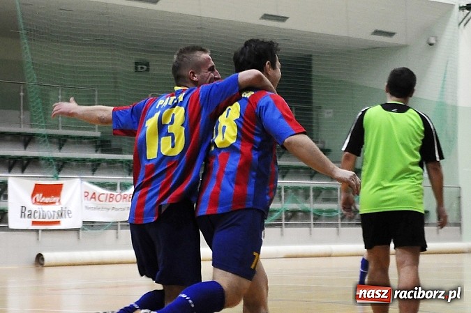 Zdjęcie w galerii na portalu naszraciborz.pl: Nieporozumienia w meczu kolejki wiadomości z regionu