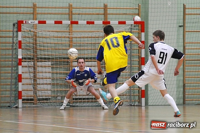 Zdjęcie w galerii na portalu naszraciborz.pl: Cukiernia Gianni liderem I ligi wiadomości z regionu