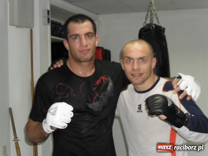 Zdjęcie w galerii na portalu naszraciborz.pl: Tomasiuk trenował u Mousasiego wiadomości z regionu