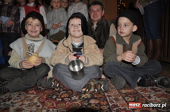 Zdjęcie w galerii na portalu naszraciborz.pl: Trzymiesięczny Adaś został aktorem. Zagrał dziś w Wojnowicach Dzieciątko Jezus wiadomości z regionu