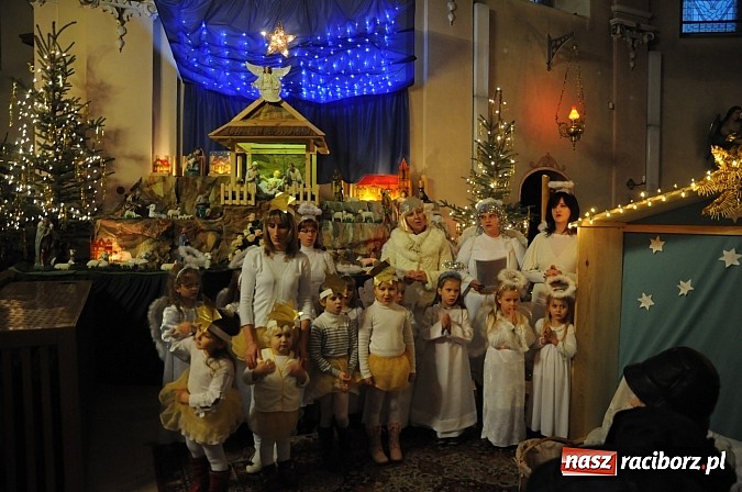 Zdjęcie w galerii na portalu naszraciborz.pl: Trzymiesięczny Adaś został aktorem. Zagrał dziś w Wojnowicach Dzieciątko Jezus wiadomości z regionu