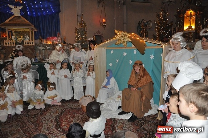 Zdjęcie w galerii na portalu naszraciborz.pl: Trzymiesięczny Adaś został aktorem. Zagrał dziś w Wojnowicach Dzieciątko Jezus wiadomości z regionu