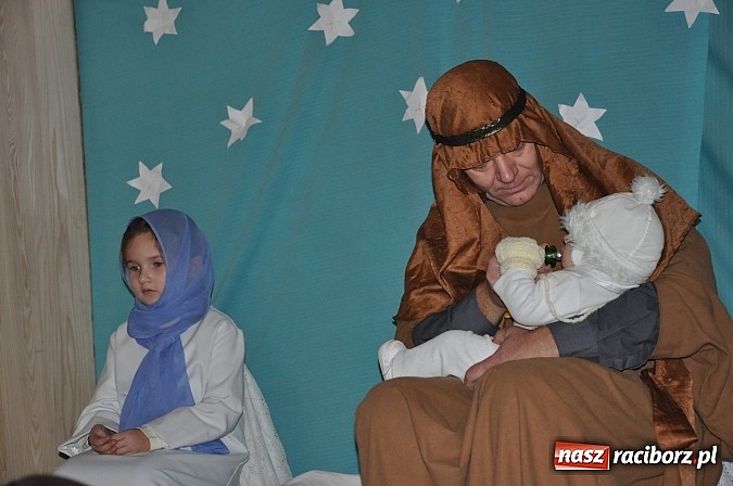 Zdjęcie w galerii na portalu naszraciborz.pl: Trzymiesięczny Adaś został aktorem. Zagrał dziś w Wojnowicach Dzieciątko Jezus wiadomości z regionu