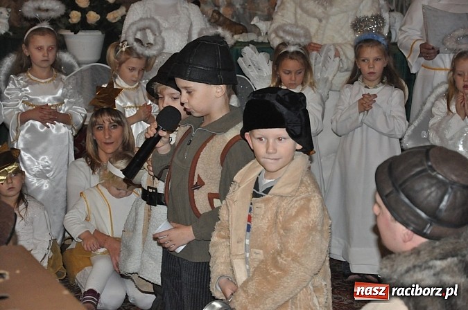 Zdjęcie w galerii na portalu naszraciborz.pl: Trzymiesięczny Adaś został aktorem. Zagrał dziś w Wojnowicach Dzieciątko Jezus wiadomości z regionu