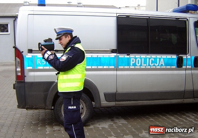 Zdjęcie w galerii na portalu naszraciborz.pl: Nowa broń w rękach raciborskiej policji. Komenda dostała radar laserowy wiadomości z regionu