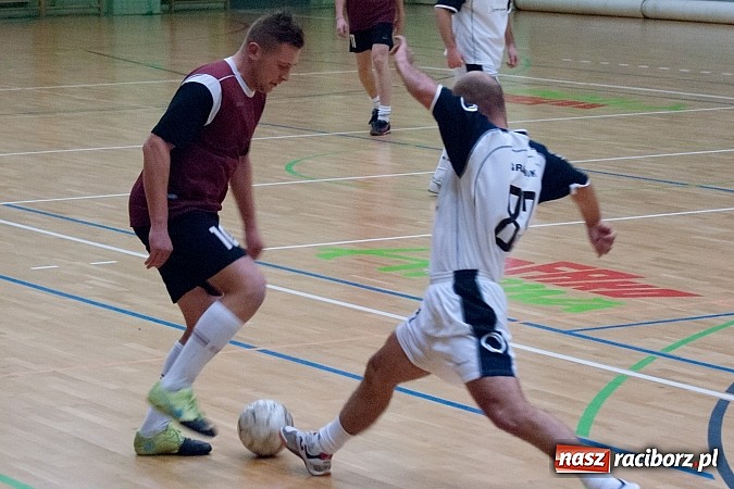 Zdjęcie w galerii na portalu naszraciborz.pl: Pokrycia Dachowe górą nad Galaktycznymi wiadomości z regionu