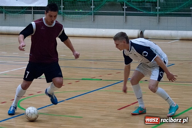 Zdjęcie w galerii na portalu naszraciborz.pl: Pokrycia Dachowe górą nad Galaktycznymi wiadomości z regionu