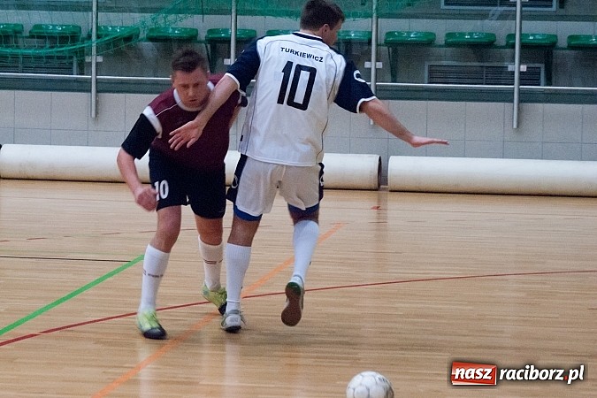 Zdjęcie w galerii na portalu naszraciborz.pl: Pokrycia Dachowe górą nad Galaktycznymi wiadomości z regionu