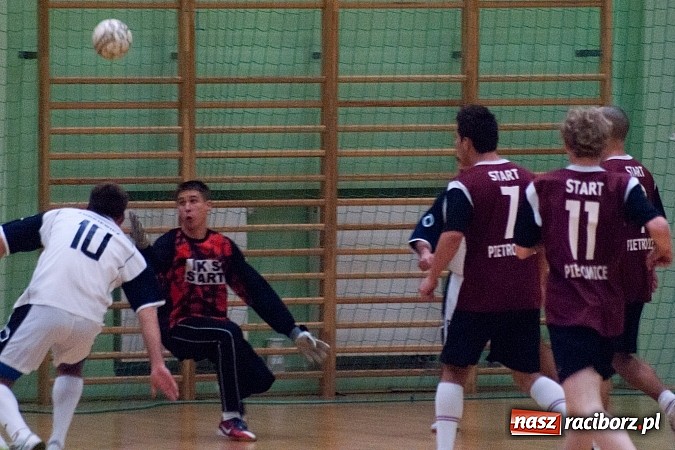 Zdjęcie w galerii na portalu naszraciborz.pl: Pokrycia Dachowe górą nad Galaktycznymi wiadomości z regionu