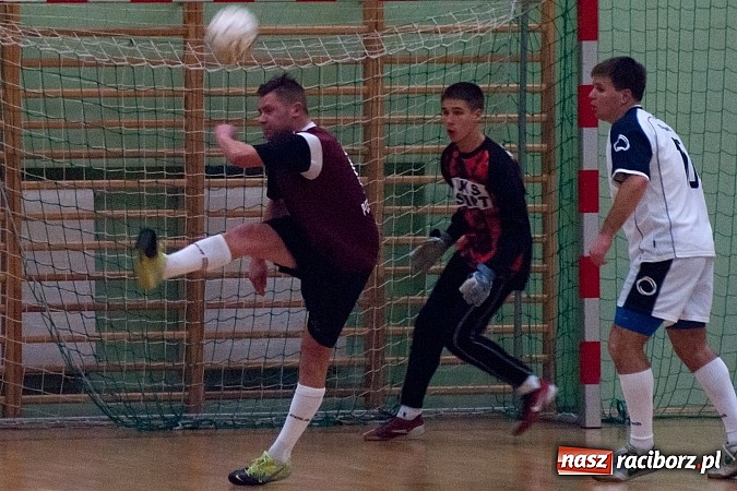 Zdjęcie w galerii na portalu naszraciborz.pl: Pokrycia Dachowe górą nad Galaktycznymi wiadomości z regionu
