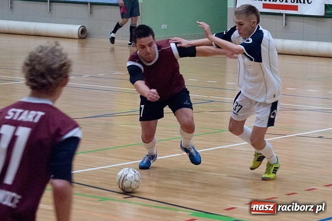 Zdjęcie w galerii na portalu naszraciborz.pl: Pokrycia Dachowe górą nad Galaktycznymi wiadomości z regionu