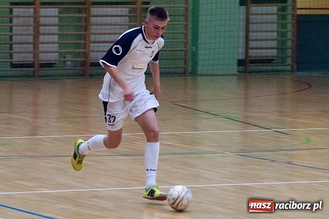 Zdjęcie w galerii na portalu naszraciborz.pl: Pokrycia Dachowe górą nad Galaktycznymi wiadomości z regionu