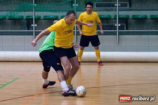 Zdjęcie w galerii na portalu naszraciborz.pl: Pokrycia Dachowe górą nad Galaktycznymi wiadomości z regionu