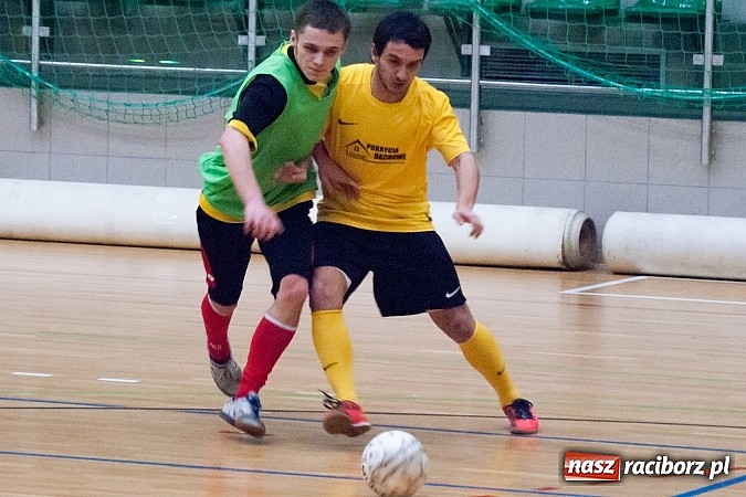 Zdjęcie w galerii na portalu naszraciborz.pl: Pokrycia Dachowe górą nad Galaktycznymi wiadomości z regionu