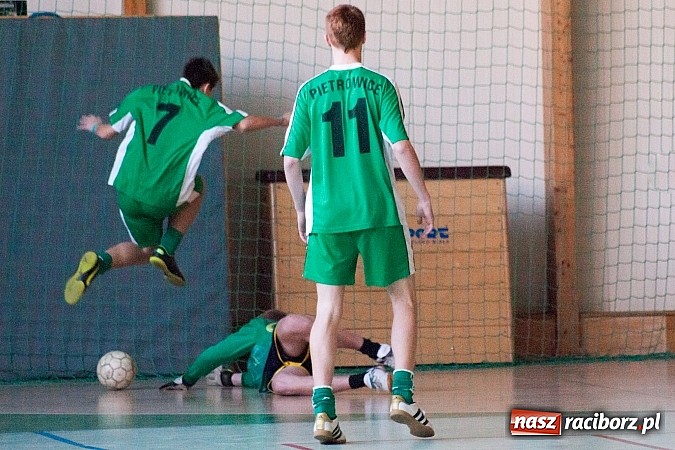 Zdjęcie w galerii na portalu naszraciborz.pl: Naprzód Zawada objął prowadzenie w zimowym turnieju wiadomości z regionu