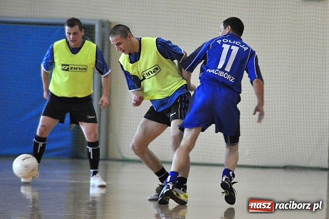 Zdjęcie w galerii na portalu naszraciborz.pl: Włókniarz ma patent na Sylwestra wiadomości z regionu