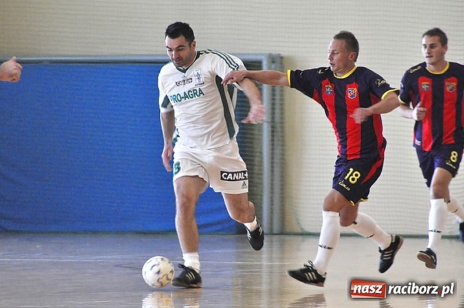 Zdjęcie w galerii na portalu naszraciborz.pl: Włókniarz ma patent na Sylwestra wiadomości z regionu