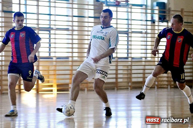 Zdjęcie w galerii na portalu naszraciborz.pl: Włókniarz ma patent na Sylwestra wiadomości z regionu