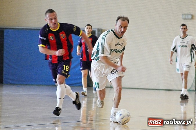 Zdjęcie w galerii na portalu naszraciborz.pl: Włókniarz ma patent na Sylwestra wiadomości z regionu