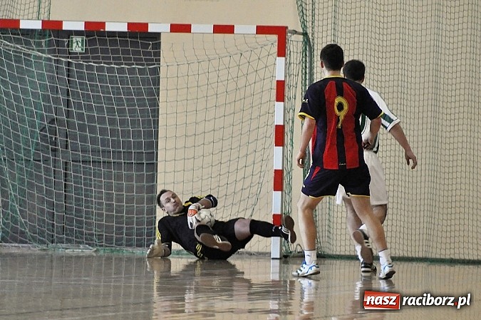 Zdjęcie w galerii na portalu naszraciborz.pl: Włókniarz ma patent na Sylwestra wiadomości z regionu